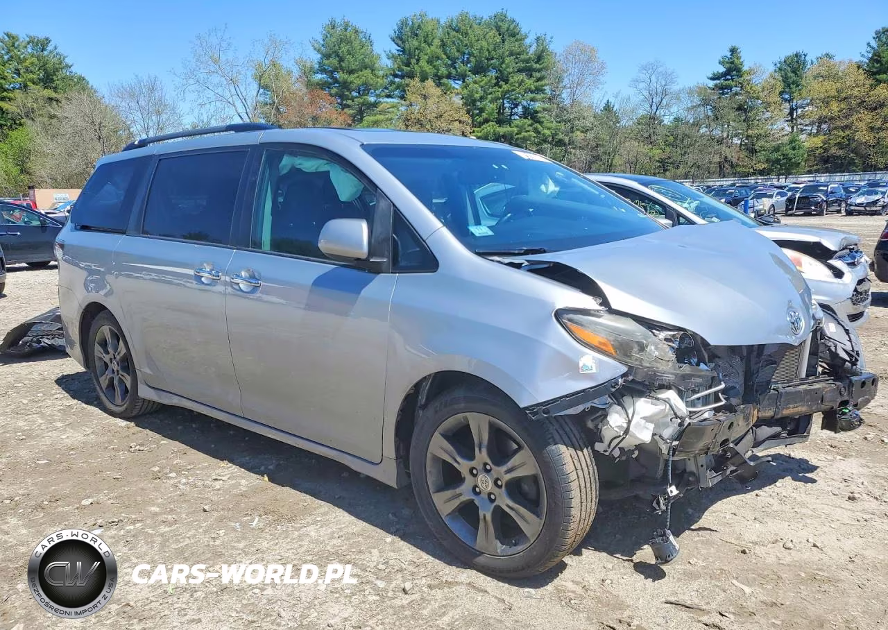 2015 Toyota Sienna Sport VIN:5TDXK3DC2FS686899 - 4