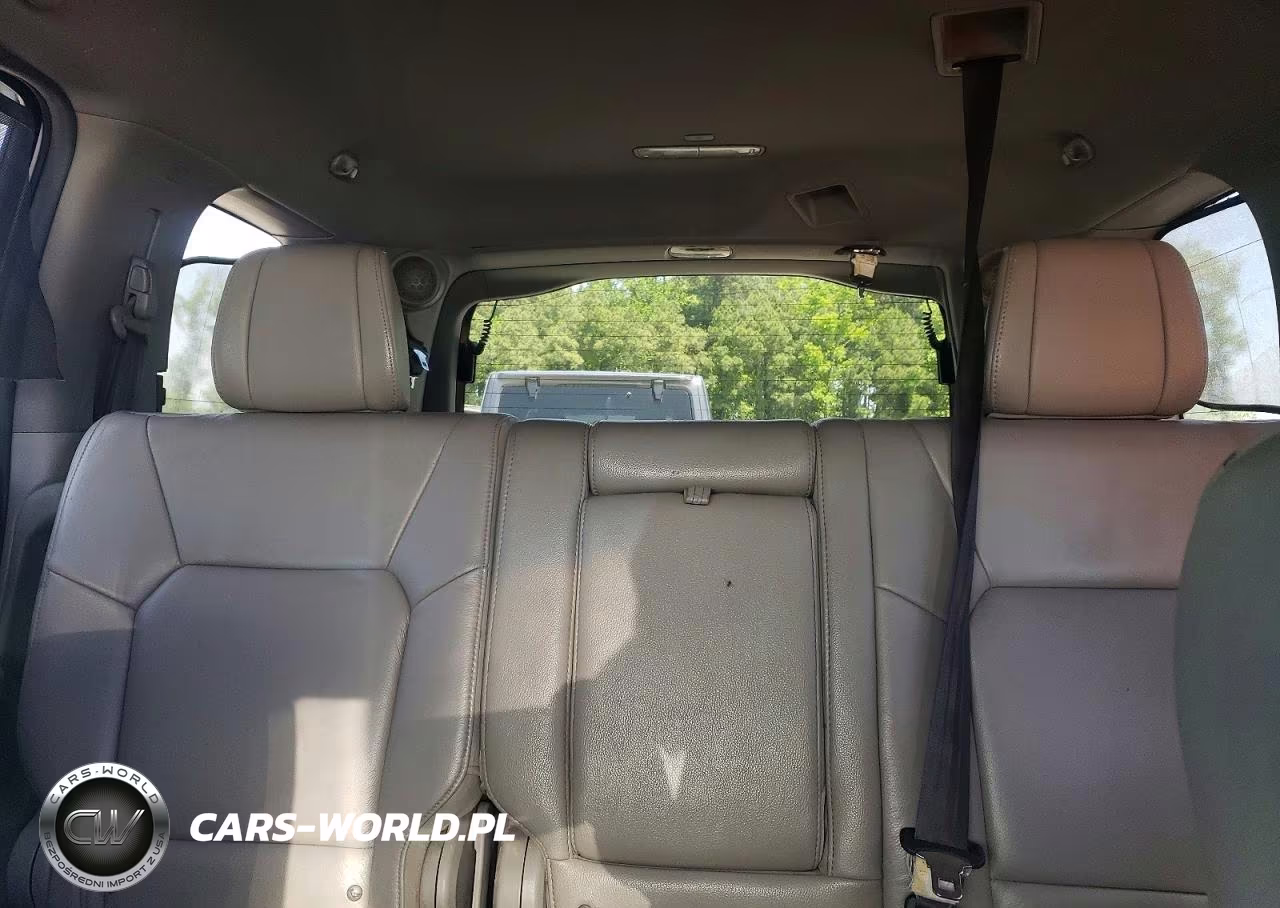 2012 Honda Pilot Touring VIN:5FNYF4H98CB041560 - 10