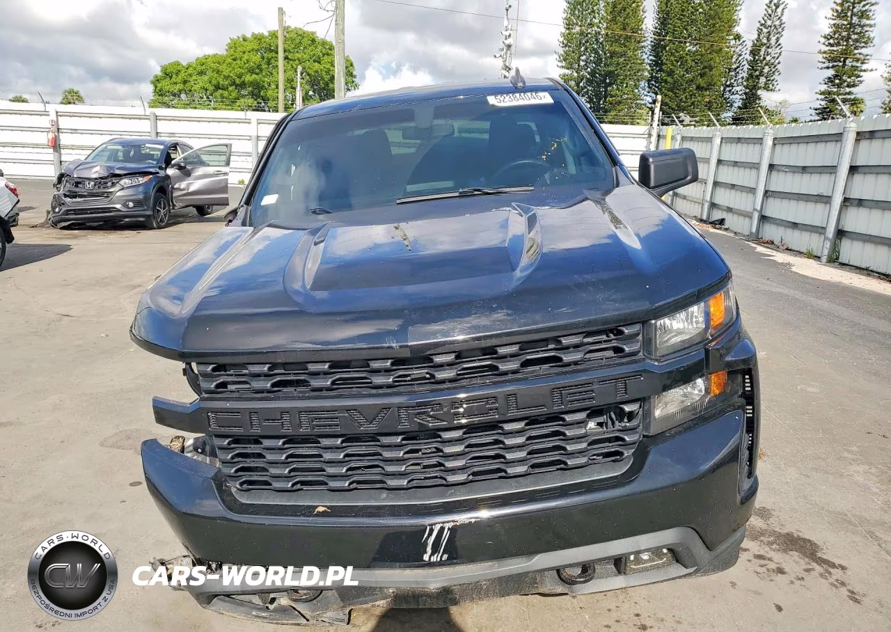 2021 Chevrolet Silverado K1500 Custom VIN:1GCRYBEK3MZ168643 - 5