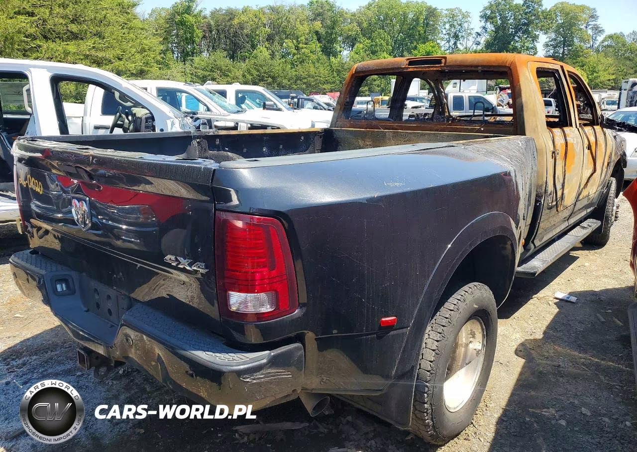 2018 Ram 3500 Laramie VIN:3C63RRJL8JG204159 - 3