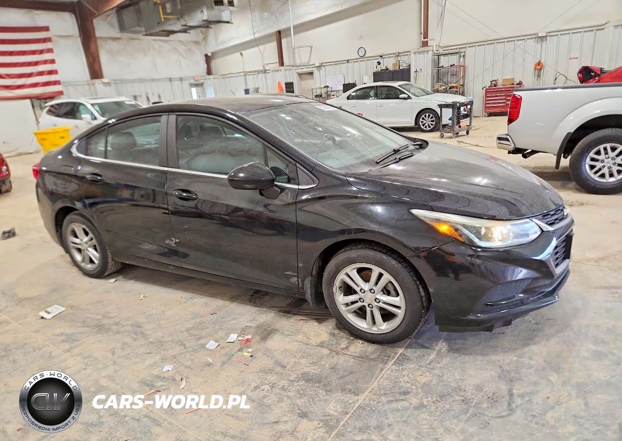 2017 Chevrolet Cruze Lt VIN:1G1BE5SM9H7104165 - 4