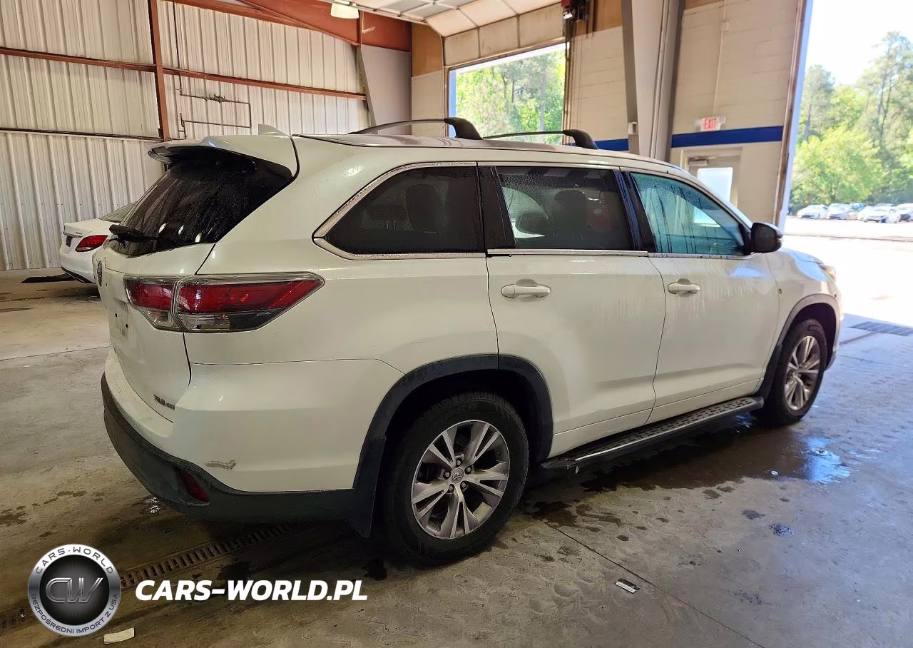 2015 Toyota Highlander Xle VIN:5TDJKRFH1FS183611 - 3