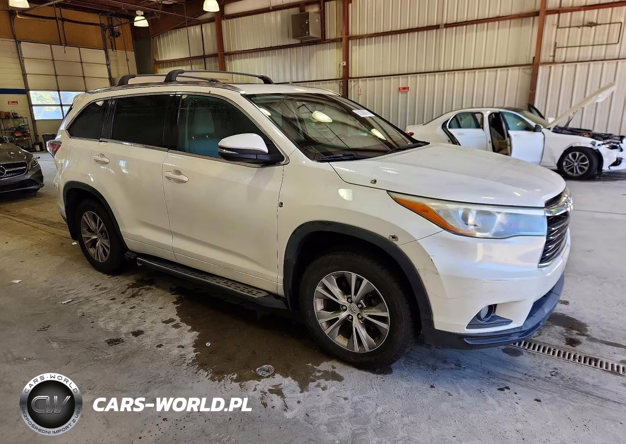 2015 Toyota Highlander Xle VIN:5TDJKRFH1FS183611 - 4