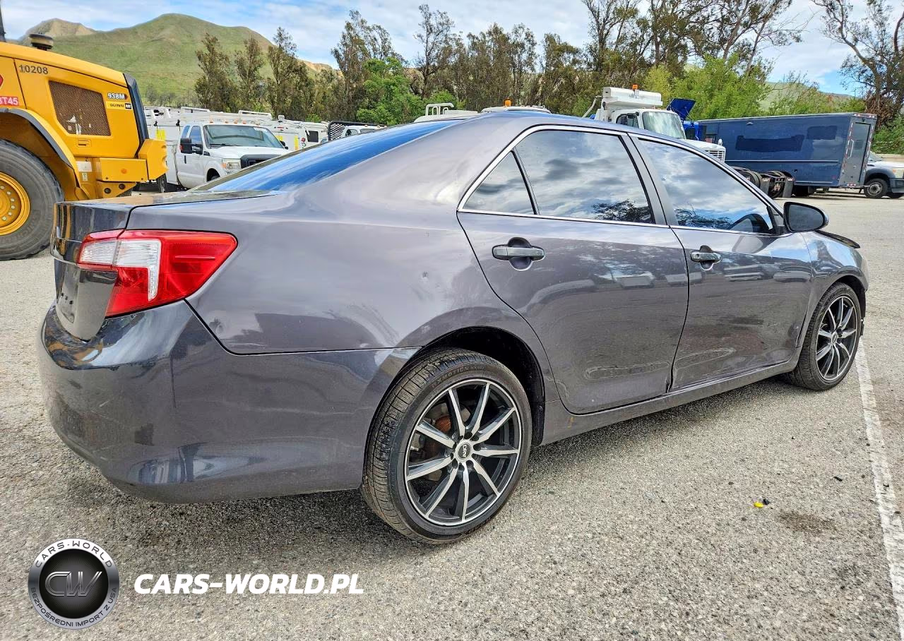 2014 Toyota Camry L VIN:4T4BF1FK8ER405157 - 3
