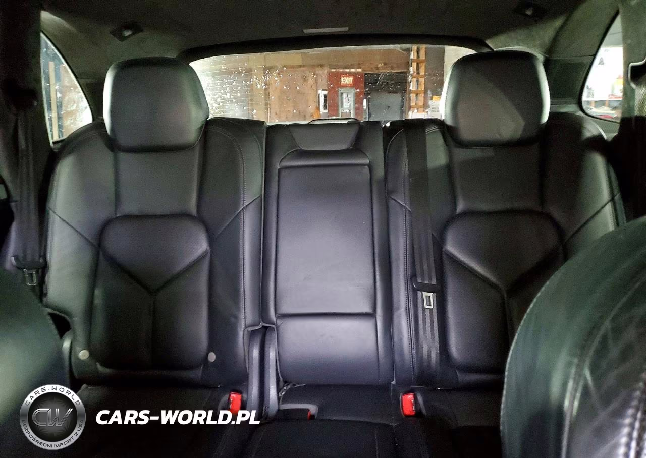 2013 Porsche Cayenne Gts VIN:WP1AD2A25DLA71668 - 10