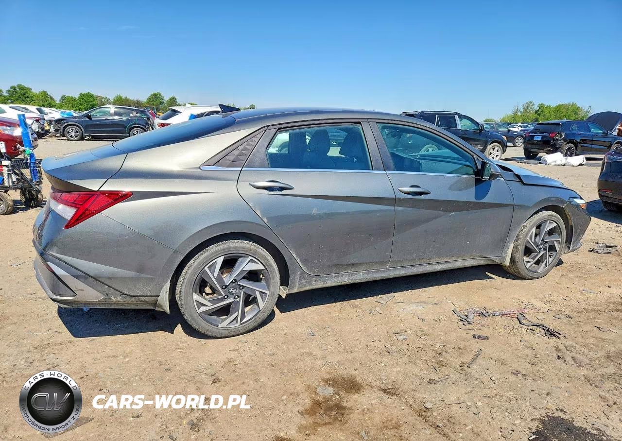 2025 Hyundai Elantra Limited VIN:KMHLN4DJ3SU150829 - 3