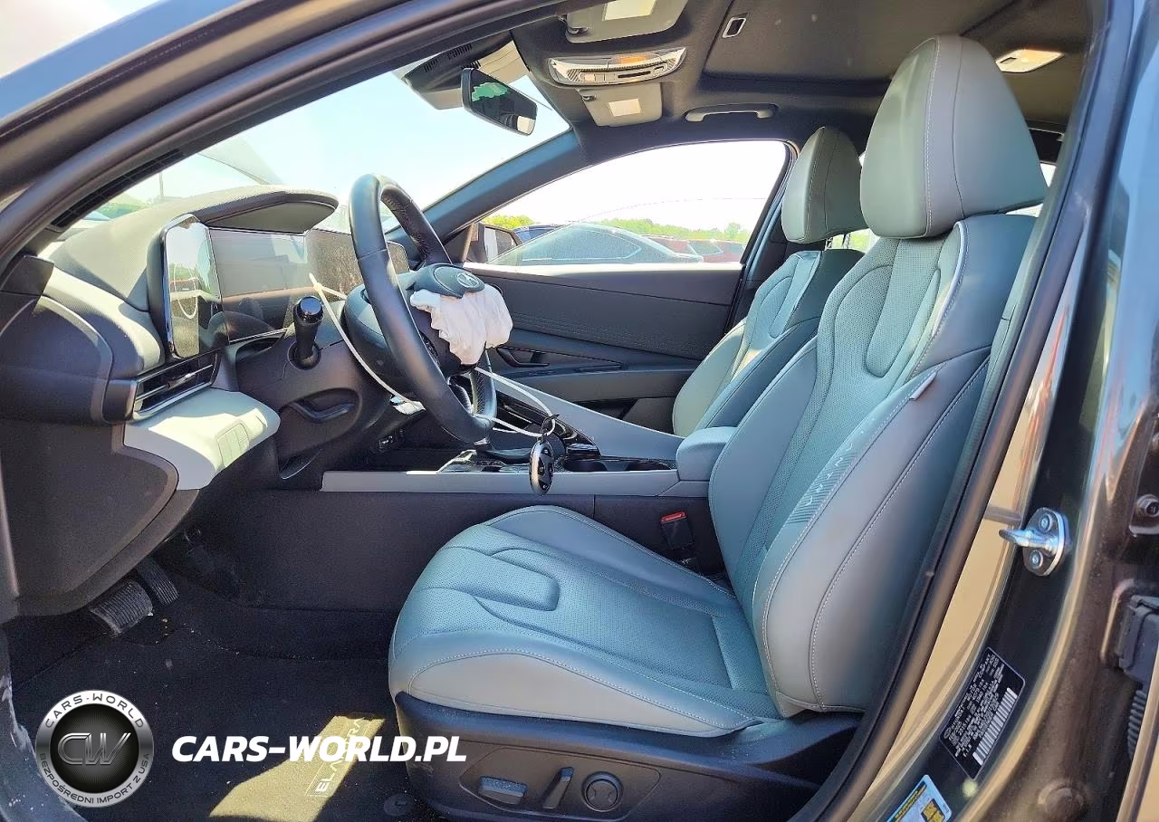 2025 Hyundai Elantra Limited VIN:KMHLN4DJ3SU150829 - 7