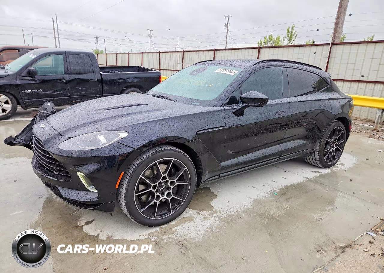 2021 Aston Martin Dbx
