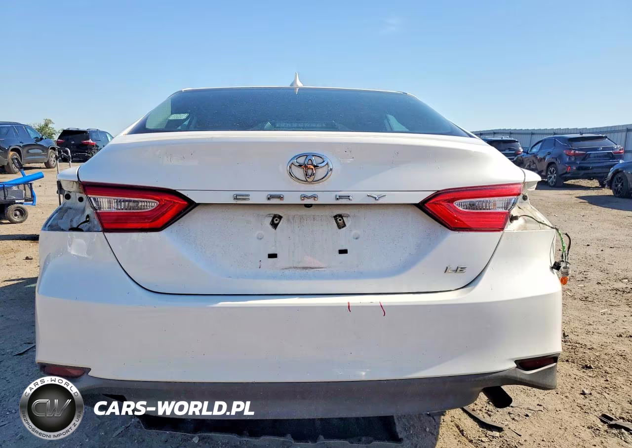 2020 Toyota Camry Le VIN:4T1C11AK8LU911766 - 6