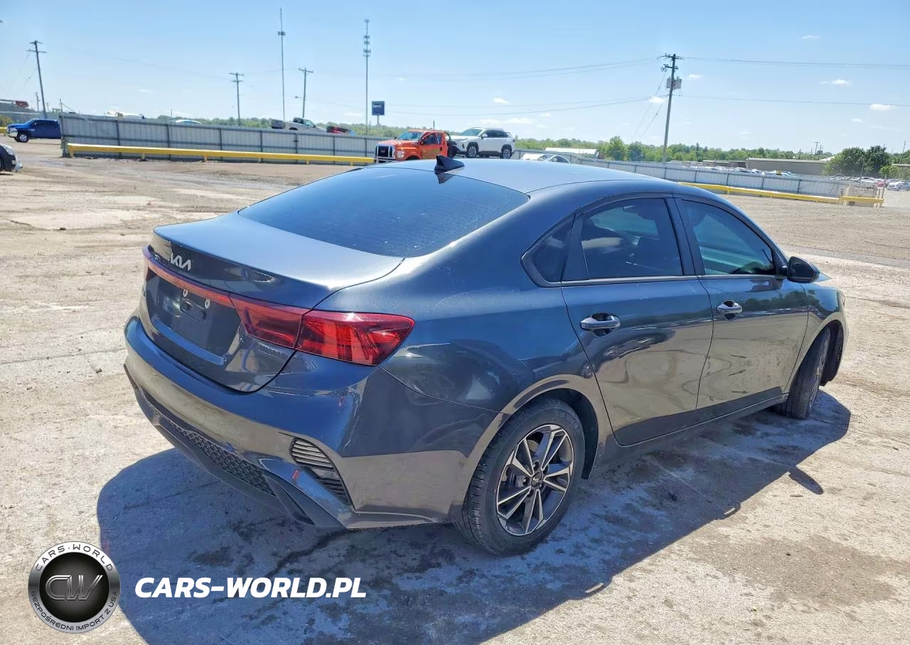 2022 Kia Forte Lxs VIN:3KPF24ADXNE429741 - 3
