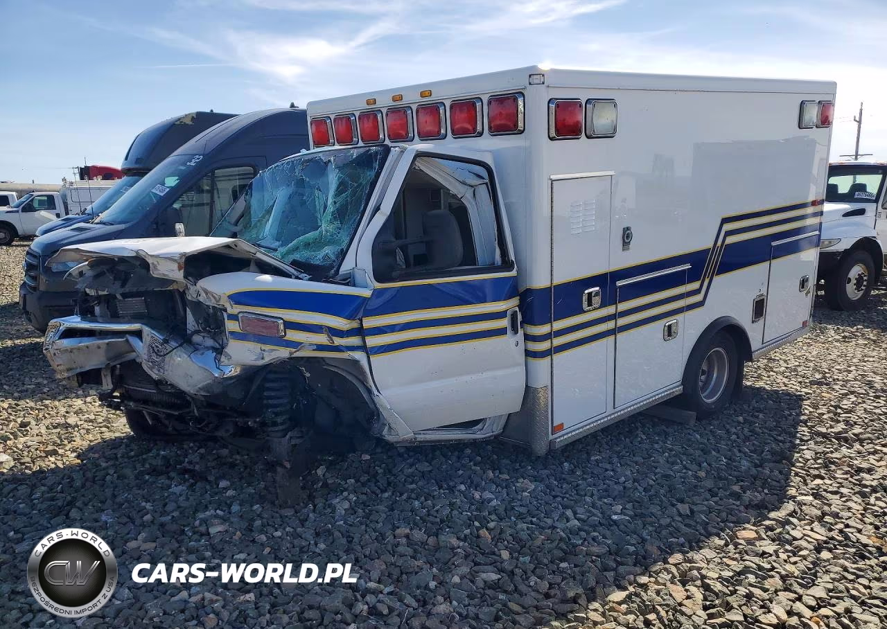2017 Ford Econoline E350 Super Duty Cutaway Van