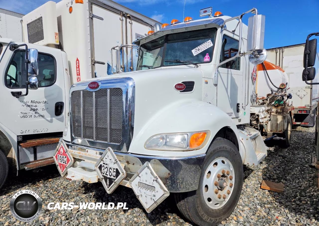 2014 Peterbilt 377 VIN:2NP2HJ7X3EM232623 - 2
