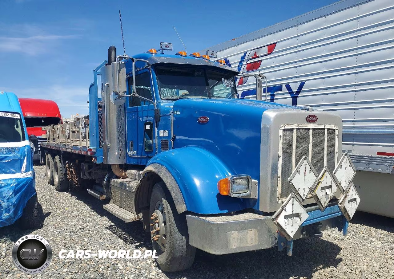2013 Peterbilt 367 Flatbed Truck
