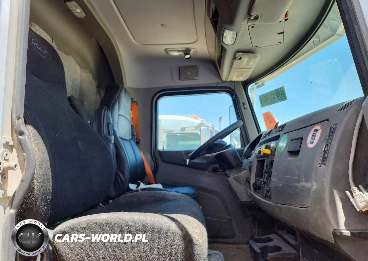 2015 Peterbilt 348 Fuel Truck VIN:2NP3LJ0X9FM286474 - 5