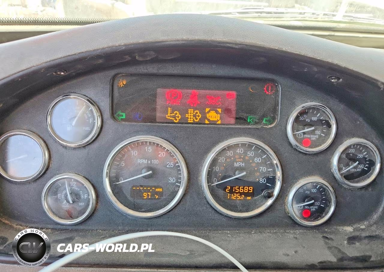 2015 Peterbilt 348 Fuel Truck VIN:2NP3LJ0X9FM286474 - 8