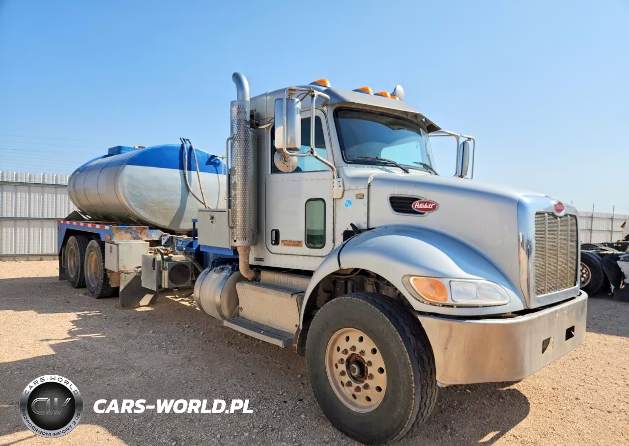 2015 Peterbilt 348 Fuel Truck