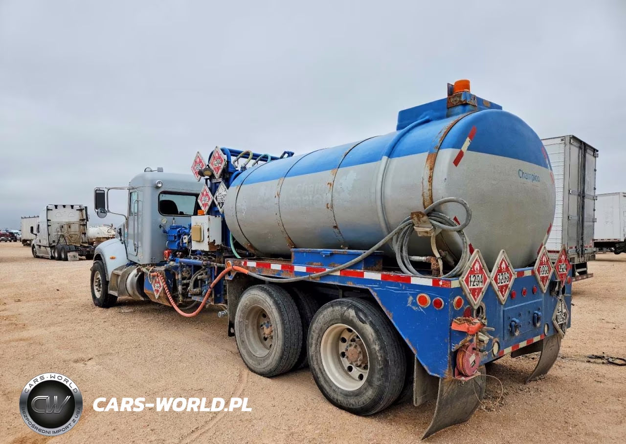2016 Peterbilt 348 Fuel Truck VIN:2NP3LJ0X4GM331970 - 3