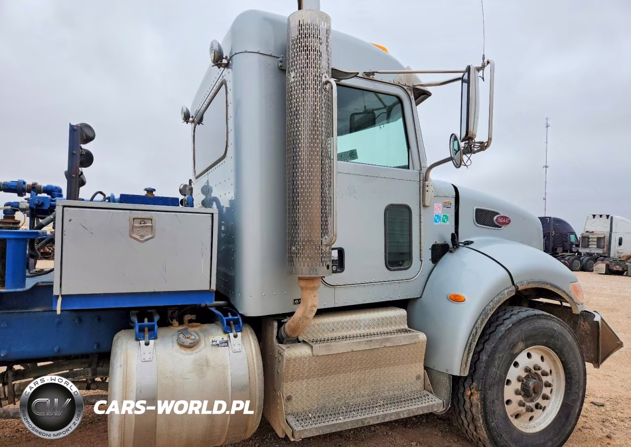 2016 Peterbilt 348 Fuel Truck VIN:2NP3LJ0X4GM331970 - 9