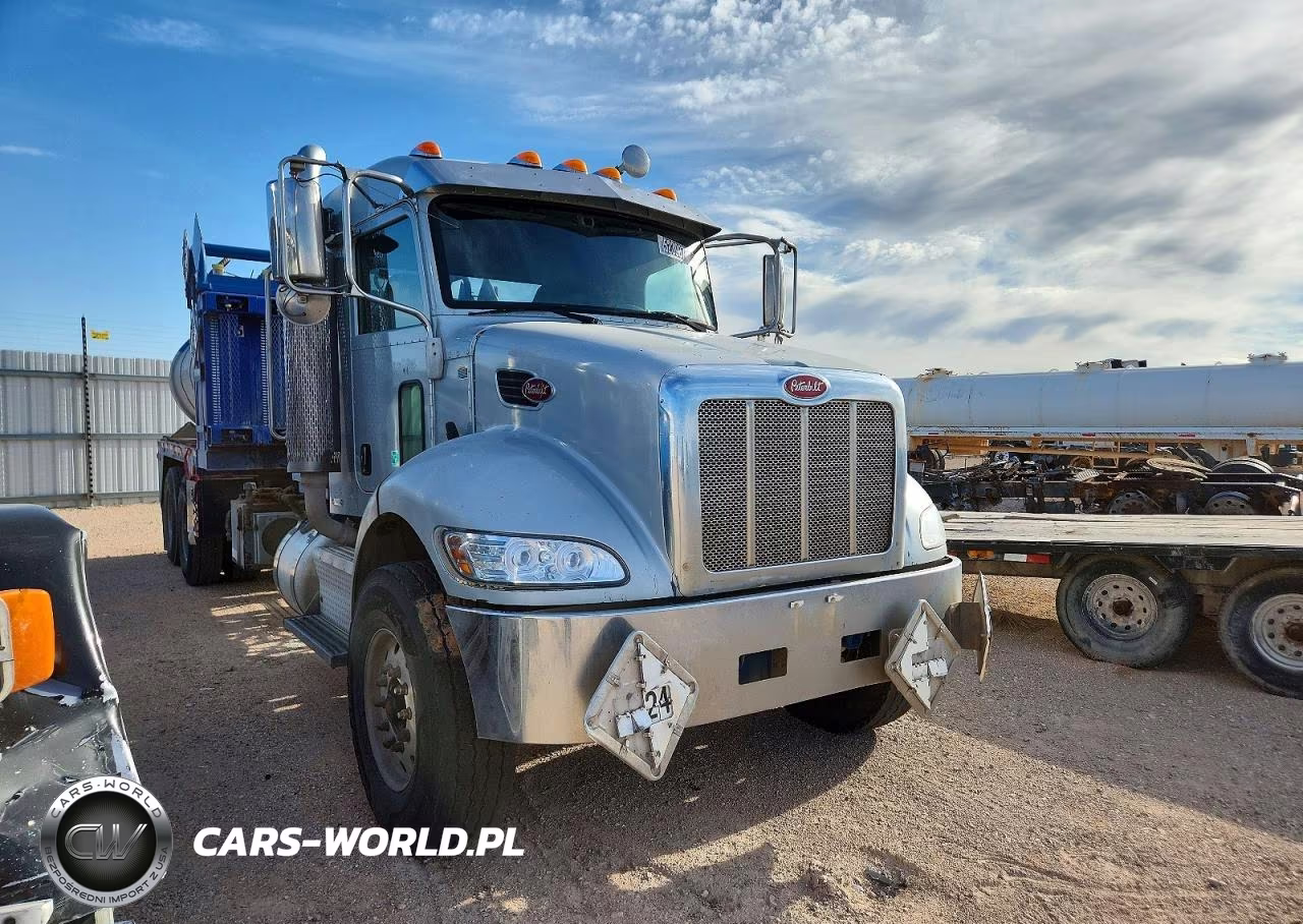 2015 Peterbilt 348 Fuel Truck
