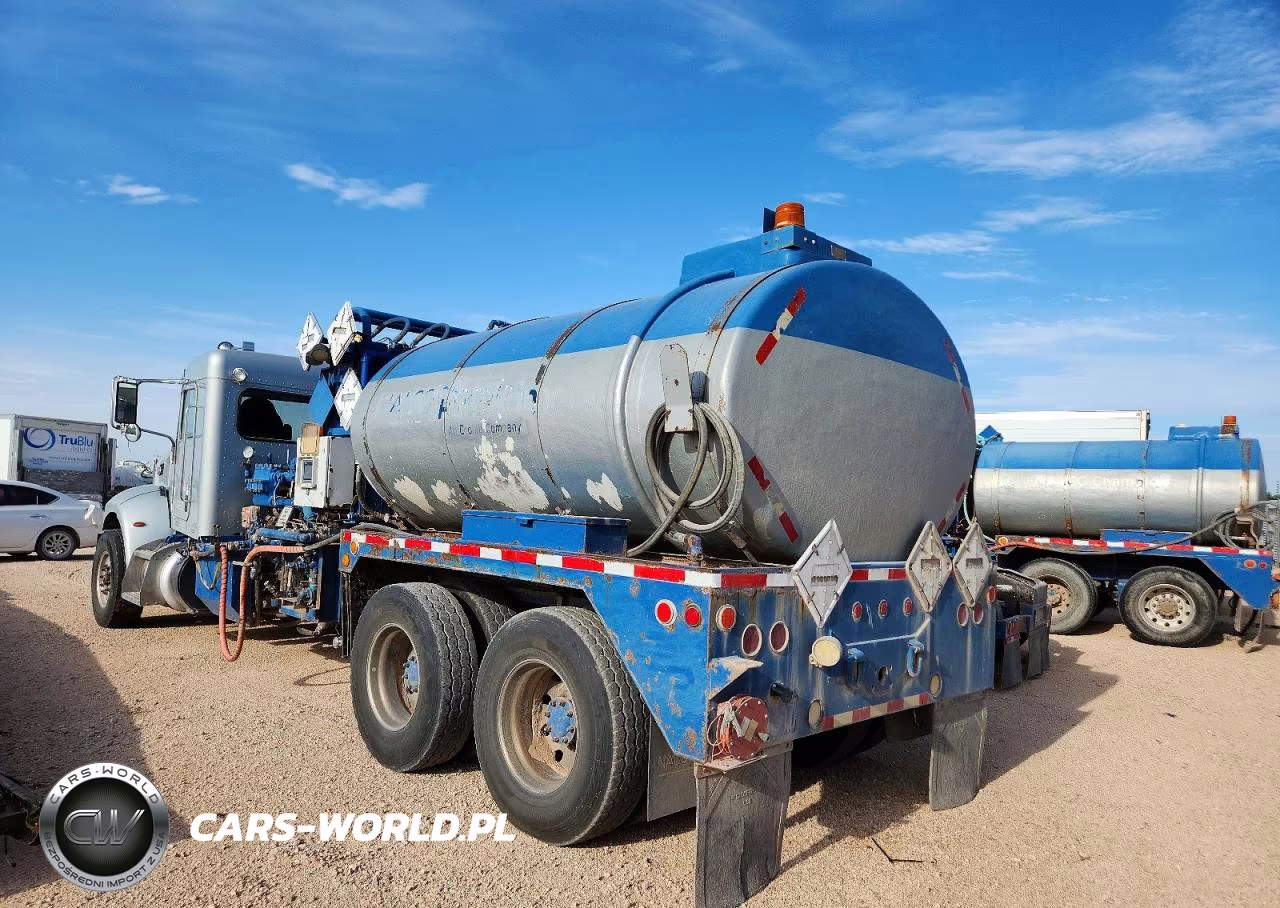 2015 Peterbilt 348 Fuel Truck VIN:2NP3LJ0X3FM269797 - 3