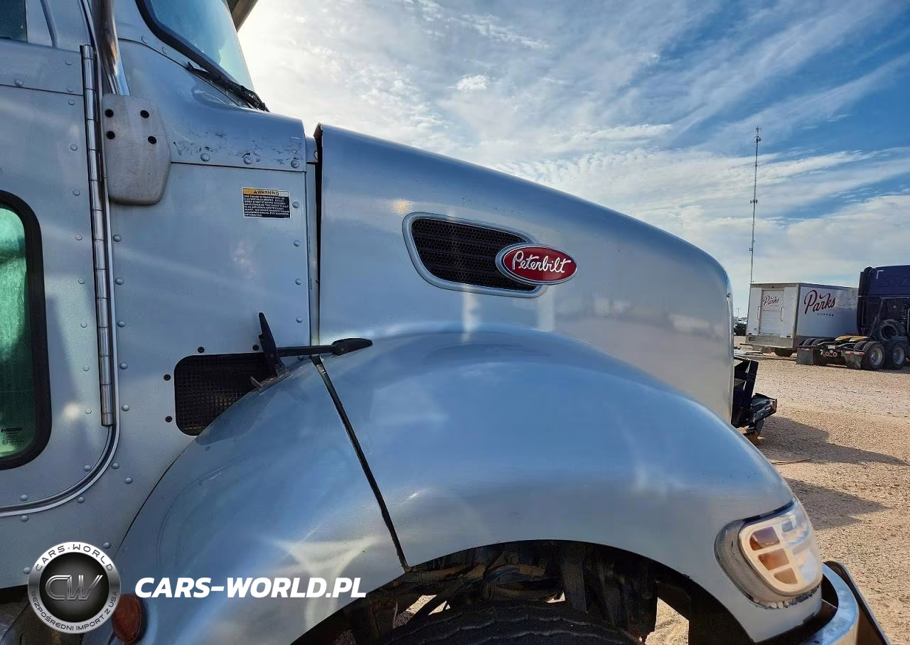 2015 Peterbilt 348 Fuel Truck VIN:2NP3LJ0X3FM269797 - 9