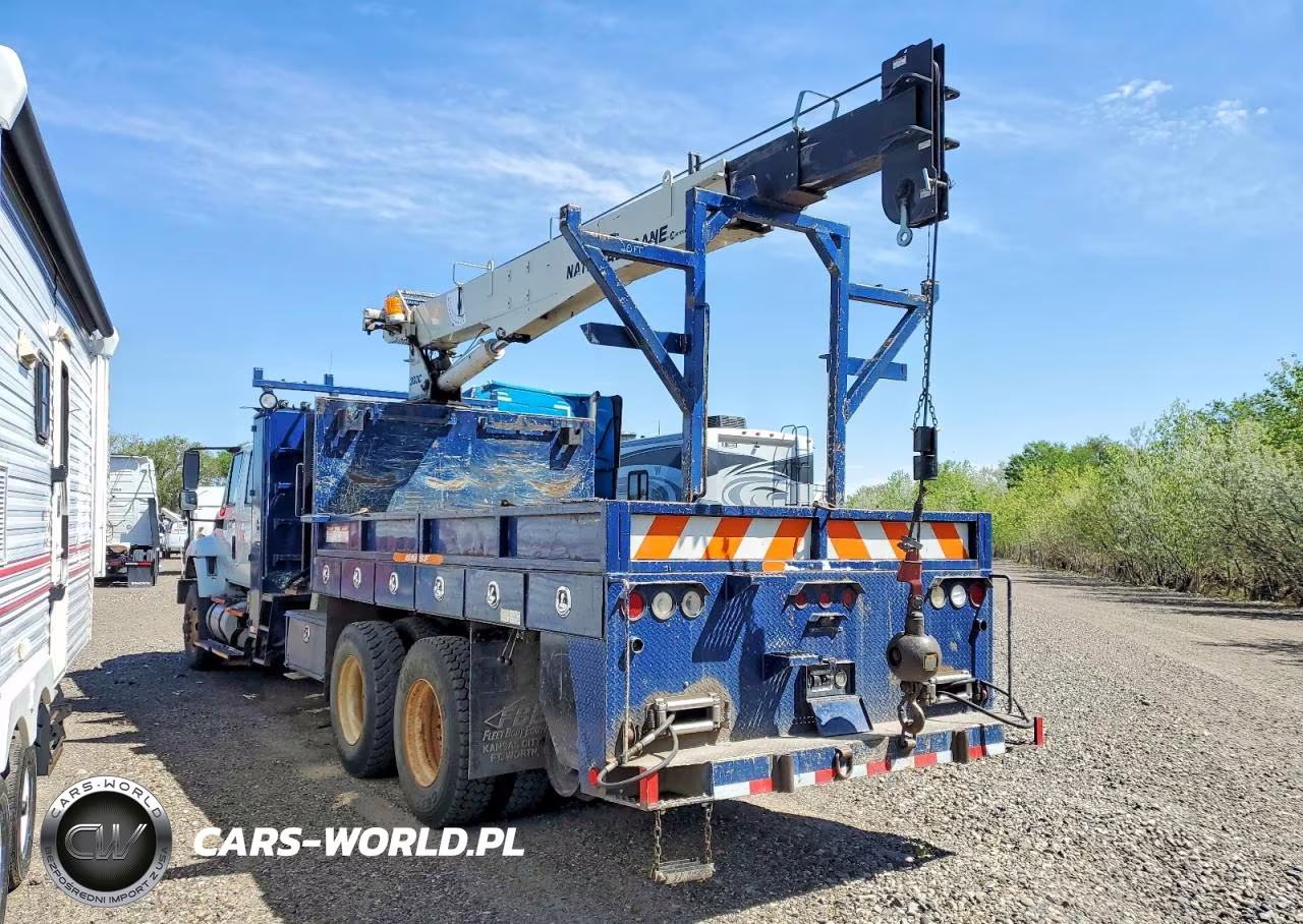 2011 International 7400 Crane Truck VIN:1HTWGAZT3BJ340977 - 3