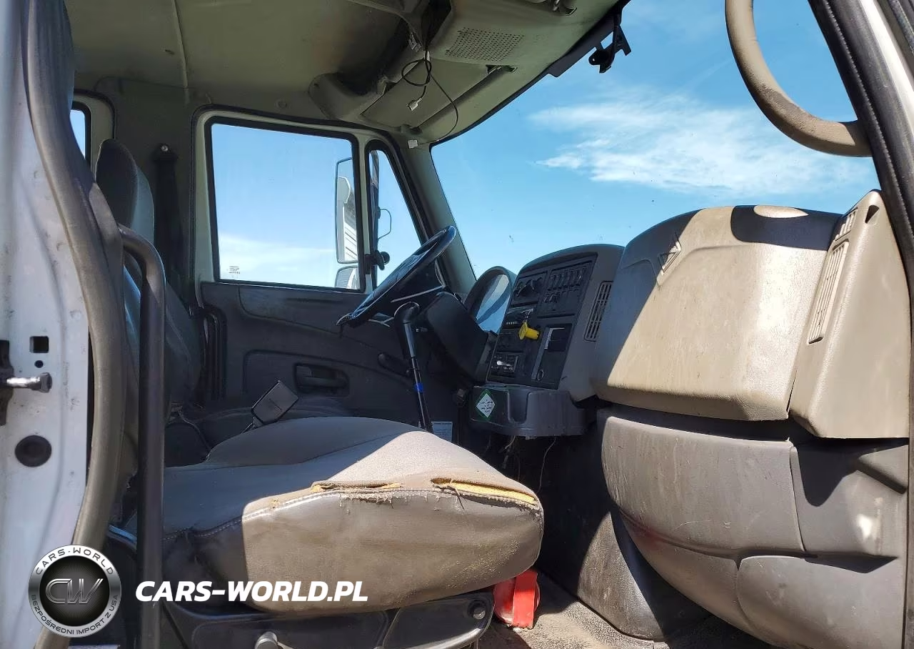 2011 International 7400 Crane Truck VIN:1HTWGAZT3BJ340977 - 5