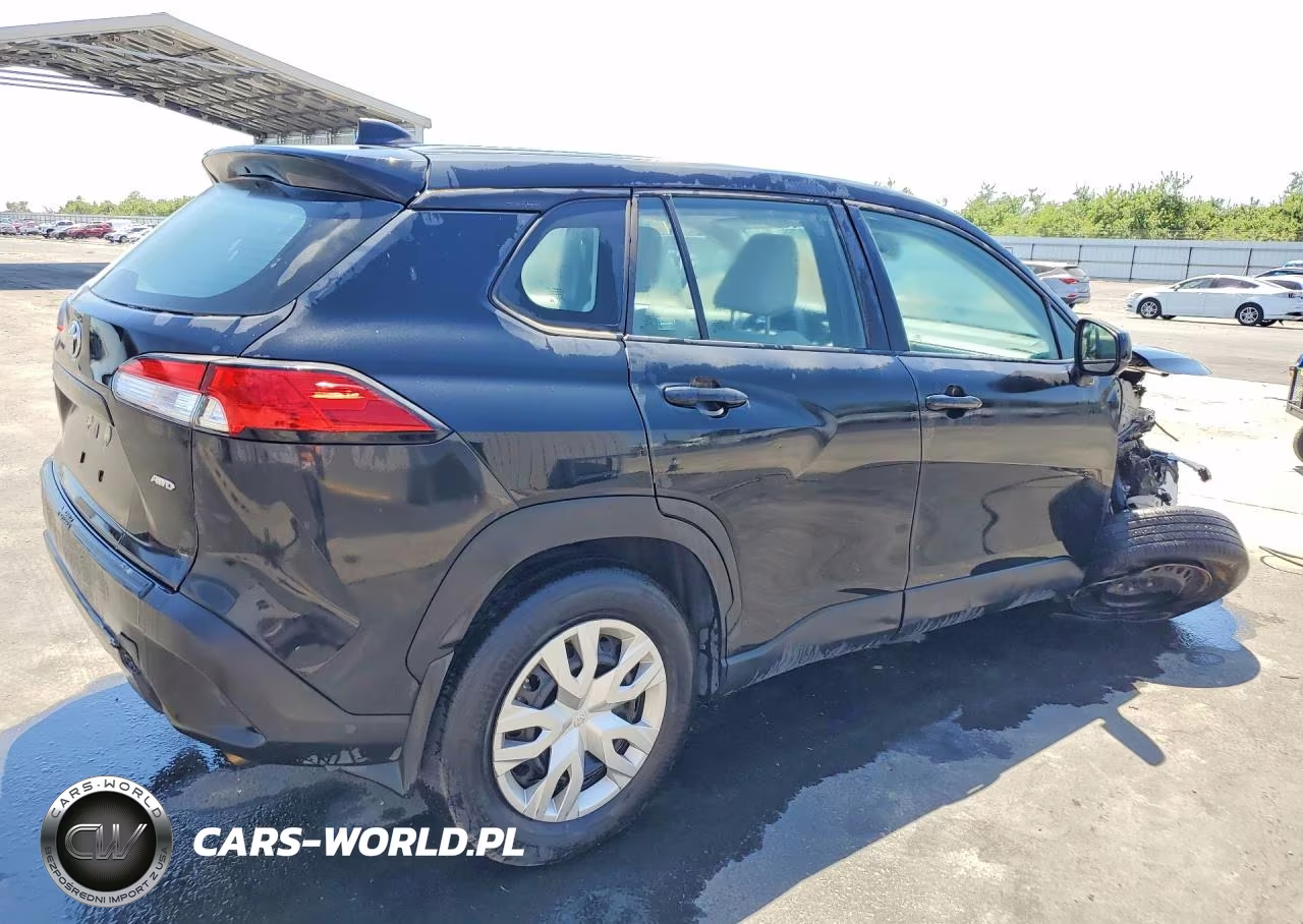 2024 Toyota Corolla Cross L VIN:7MUAAABG0RV112153 - 3
