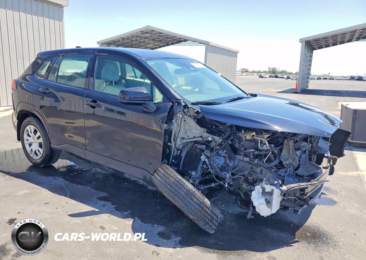 2024 Toyota Corolla Cross L VIN:7MUAAABG0RV112153 - 4