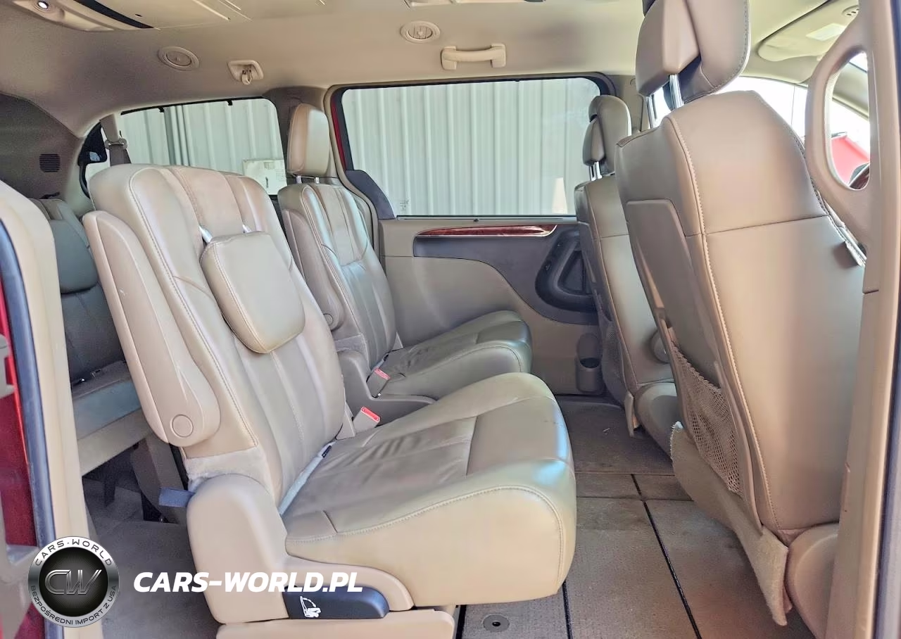 2013 Chrysler Town & Country Limited VIN:2C4RC1GG1DR565926 - 11