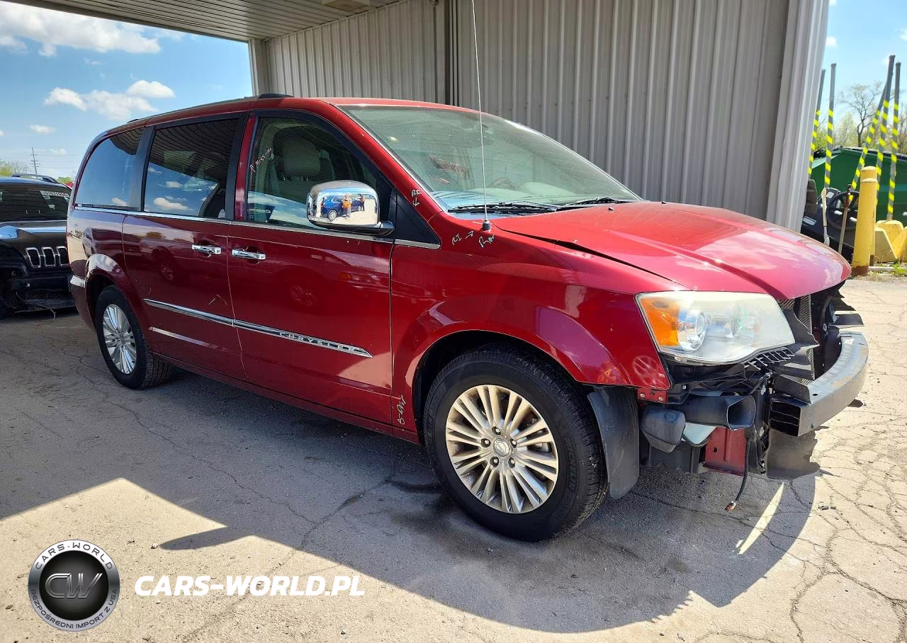 2013 Chrysler Town & Country Limited VIN:2C4RC1GG1DR565926 - 4