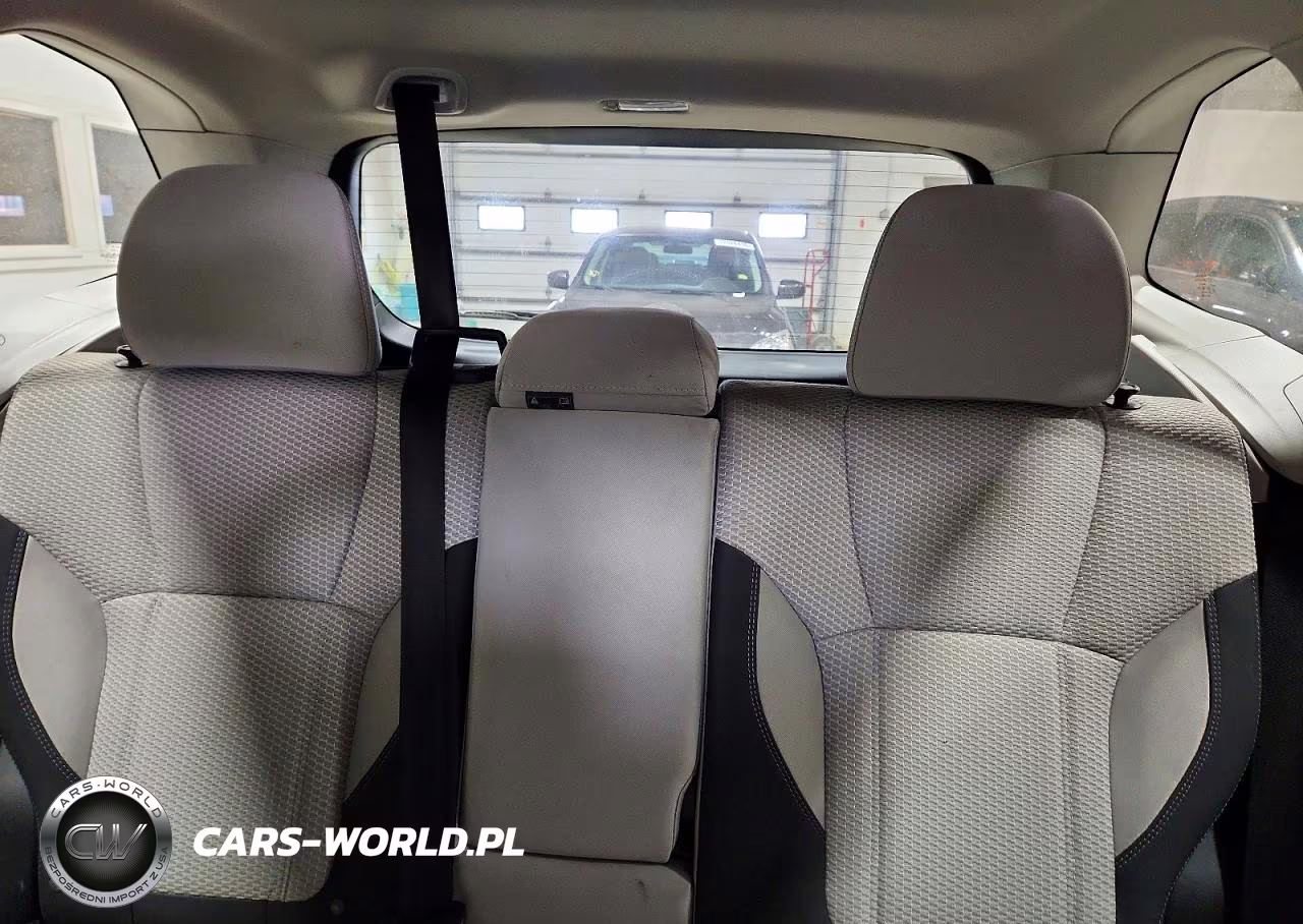 2019 Subaru Forester Premium VIN:JF2SKAGC6KH406914 - 10