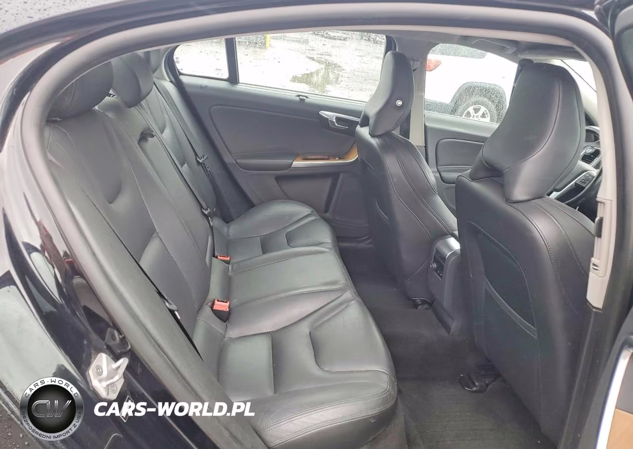 2017 Volvo S60 Platinum VIN:LYV402TM6HB128639 - 10