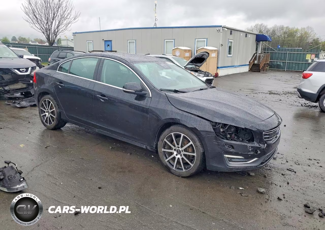 2017 Volvo S60 Platinum VIN:LYV402TM6HB128639 - 4