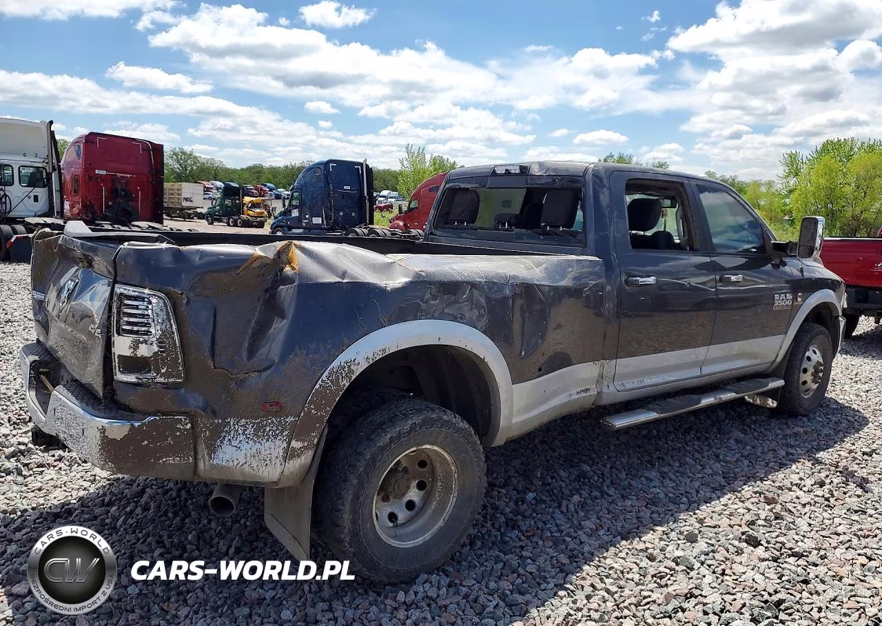 2017 Ram 3500 Laramie VIN:3C63RRJL1HG556817 - 3