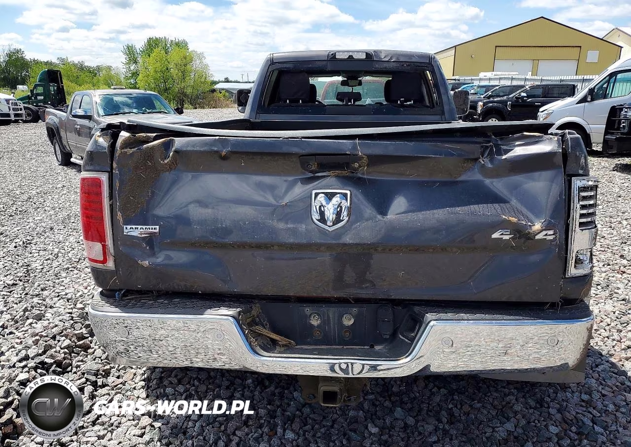 2017 Ram 3500 Laramie VIN:3C63RRJL1HG556817 - 6
