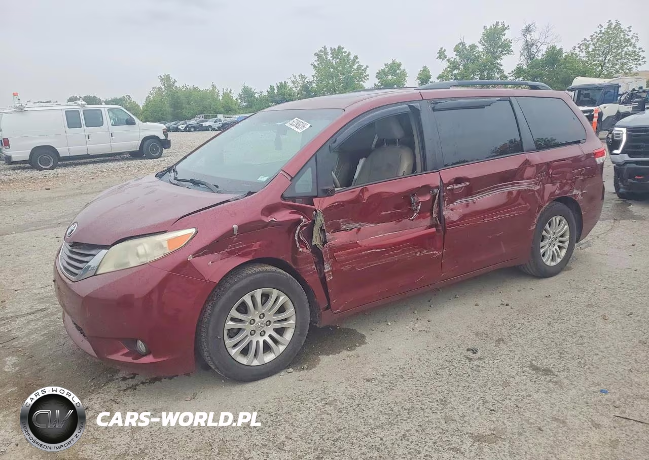 2013 Toyota Sienna Xle 8-Passenger