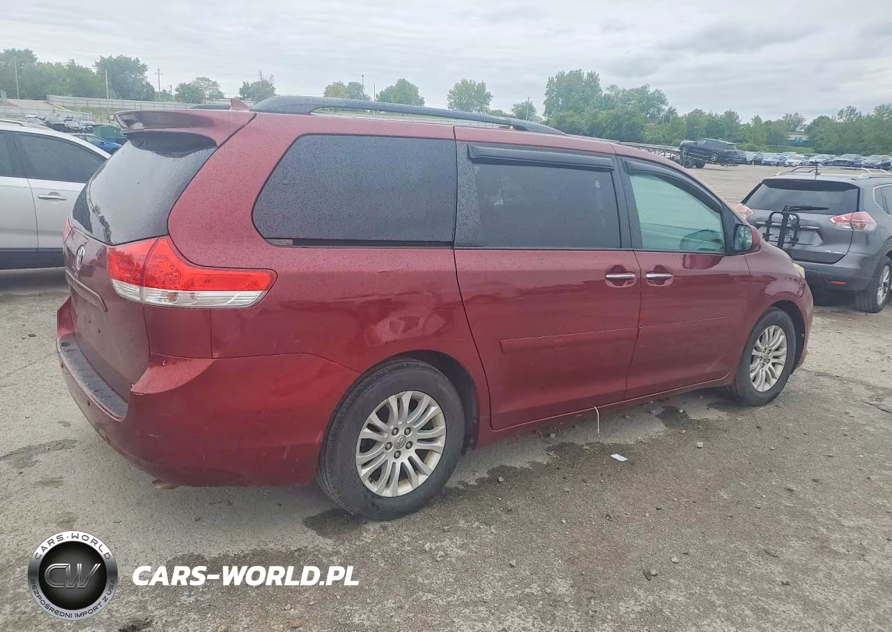 2013 Toyota Sienna Xle 8-Passenger VIN:5TDYK3DC7DS359352 - 3