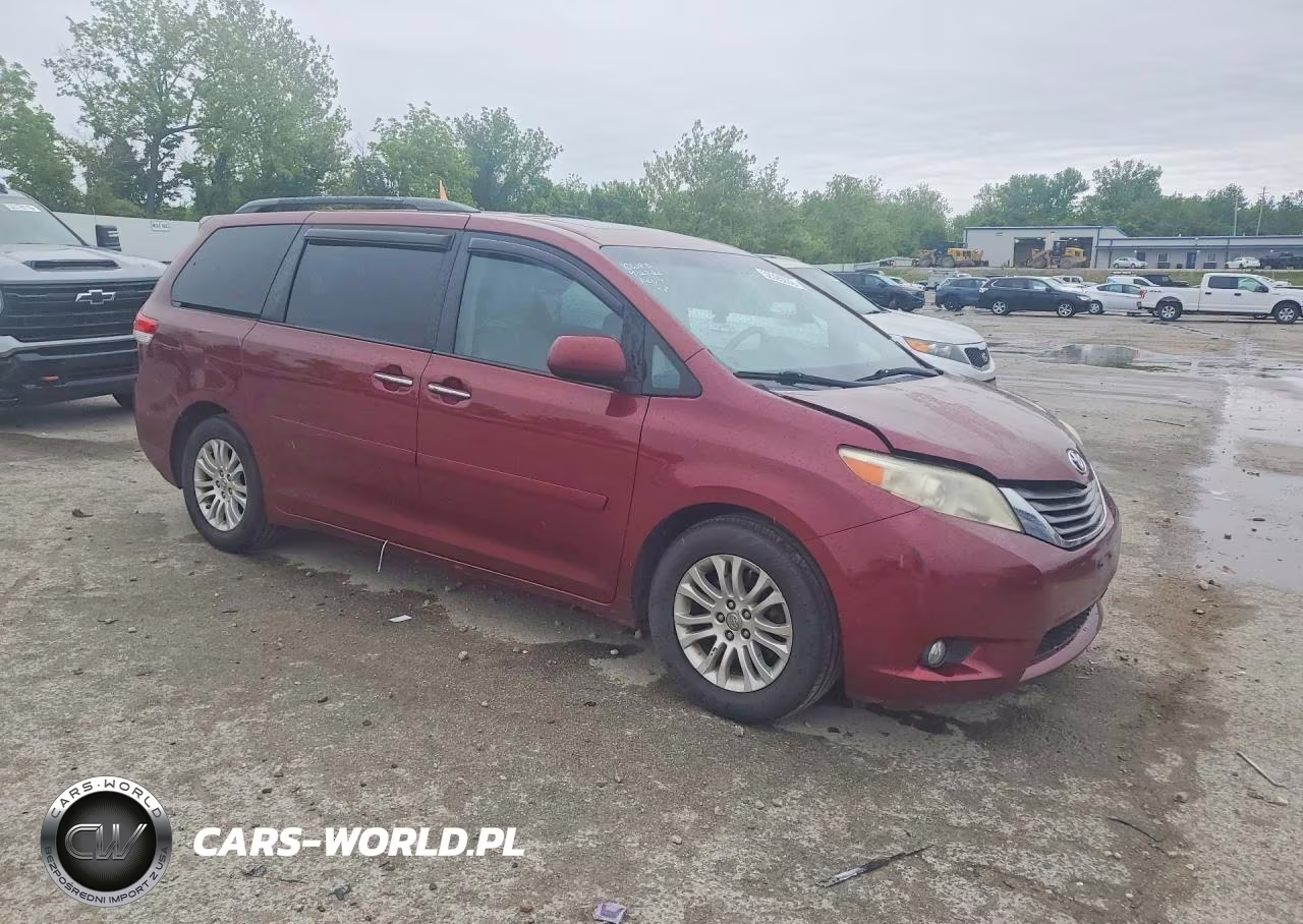 2013 Toyota Sienna Xle 8-Passenger VIN:5TDYK3DC7DS359352 - 4