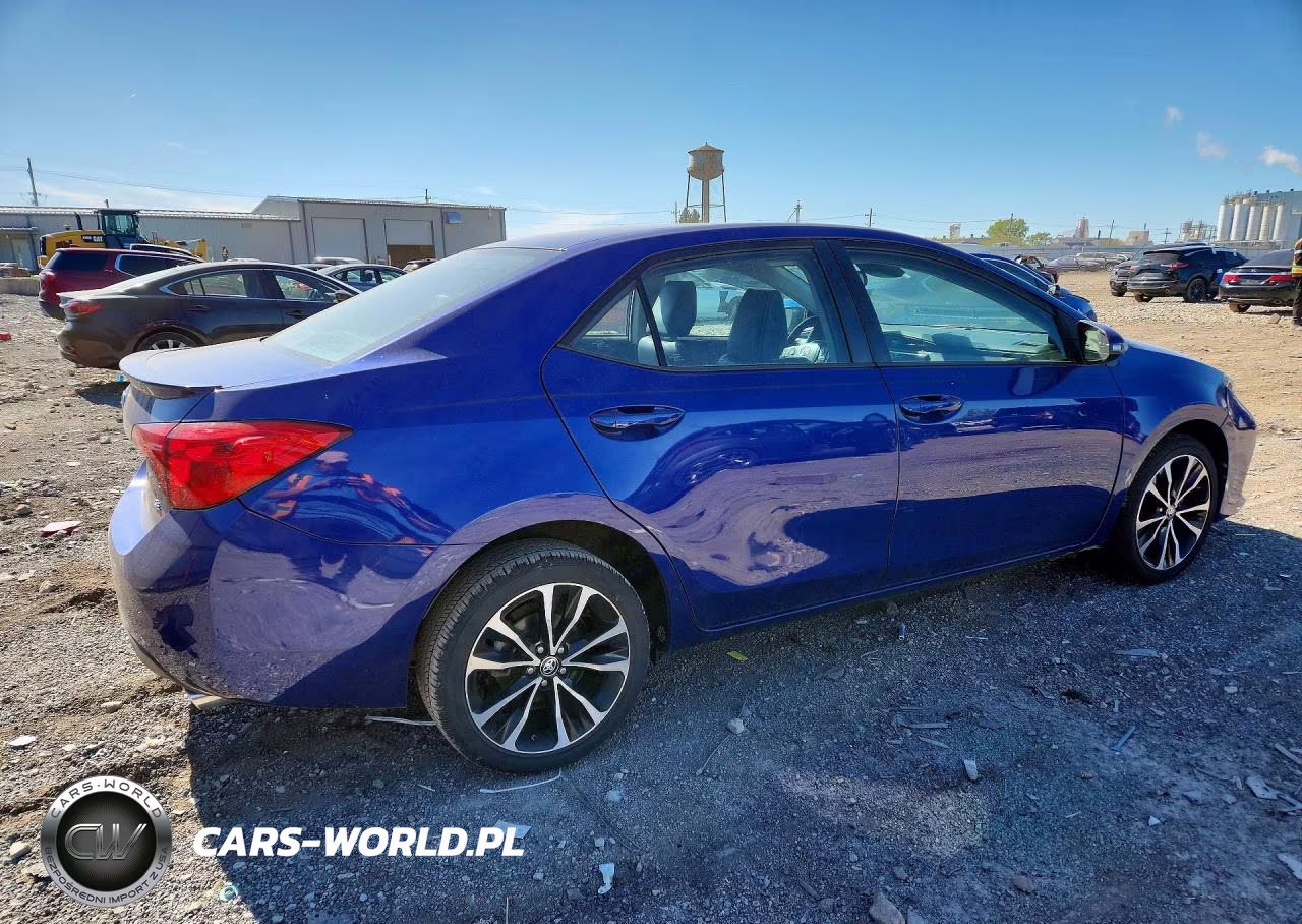 2018 Toyota Corolla Se VIN:5YFBURHE0JP816618 - 3