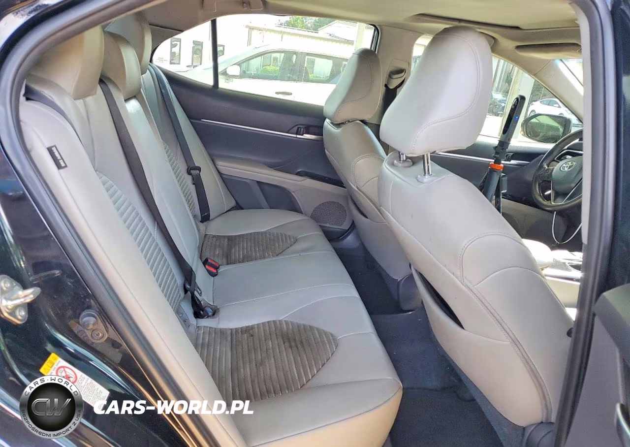 2018 Toyota Camry Se VIN:4T1B11HK5JU586332 - 10