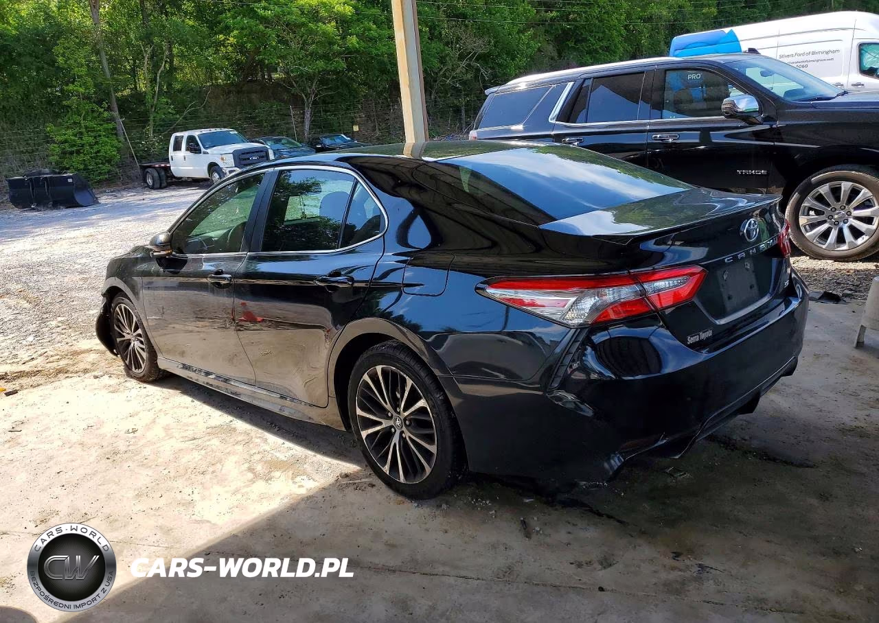 2018 Toyota Camry Se VIN:4T1B11HK5JU586332 - 2