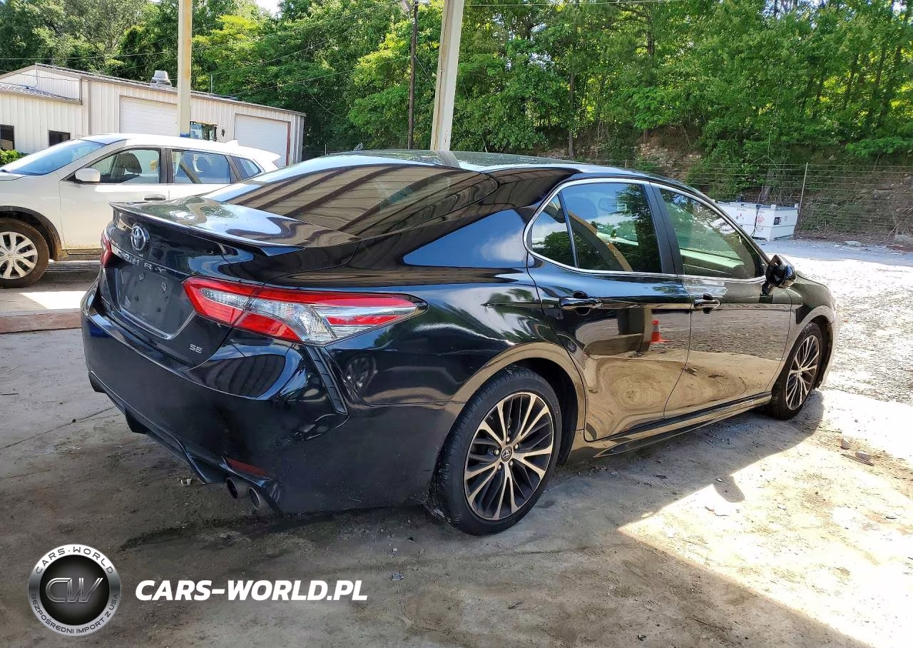 2018 Toyota Camry Se VIN:4T1B11HK5JU586332 - 3