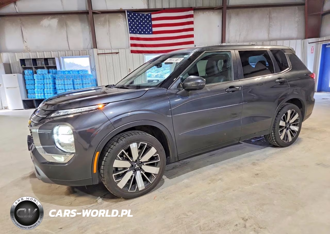 2025 Mitsubishi Outlander Se