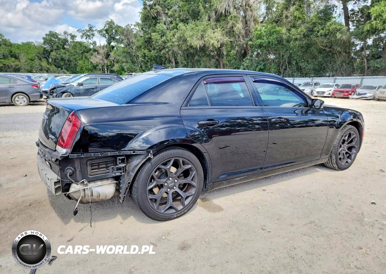 2019 Chrysler 300 S VIN:2C3CCABGXKH590716 - 3