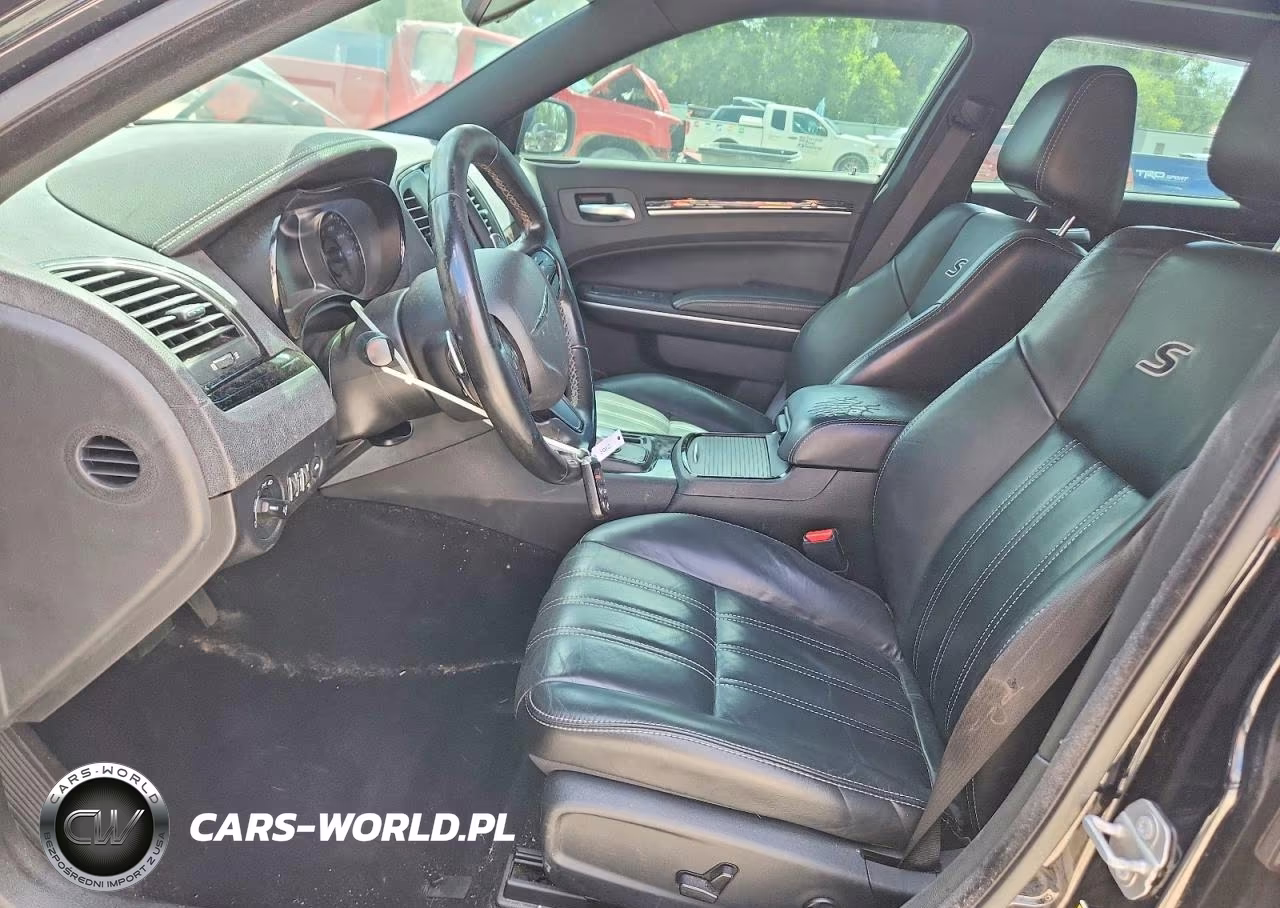 2019 Chrysler 300 S VIN:2C3CCABGXKH590716 - 7