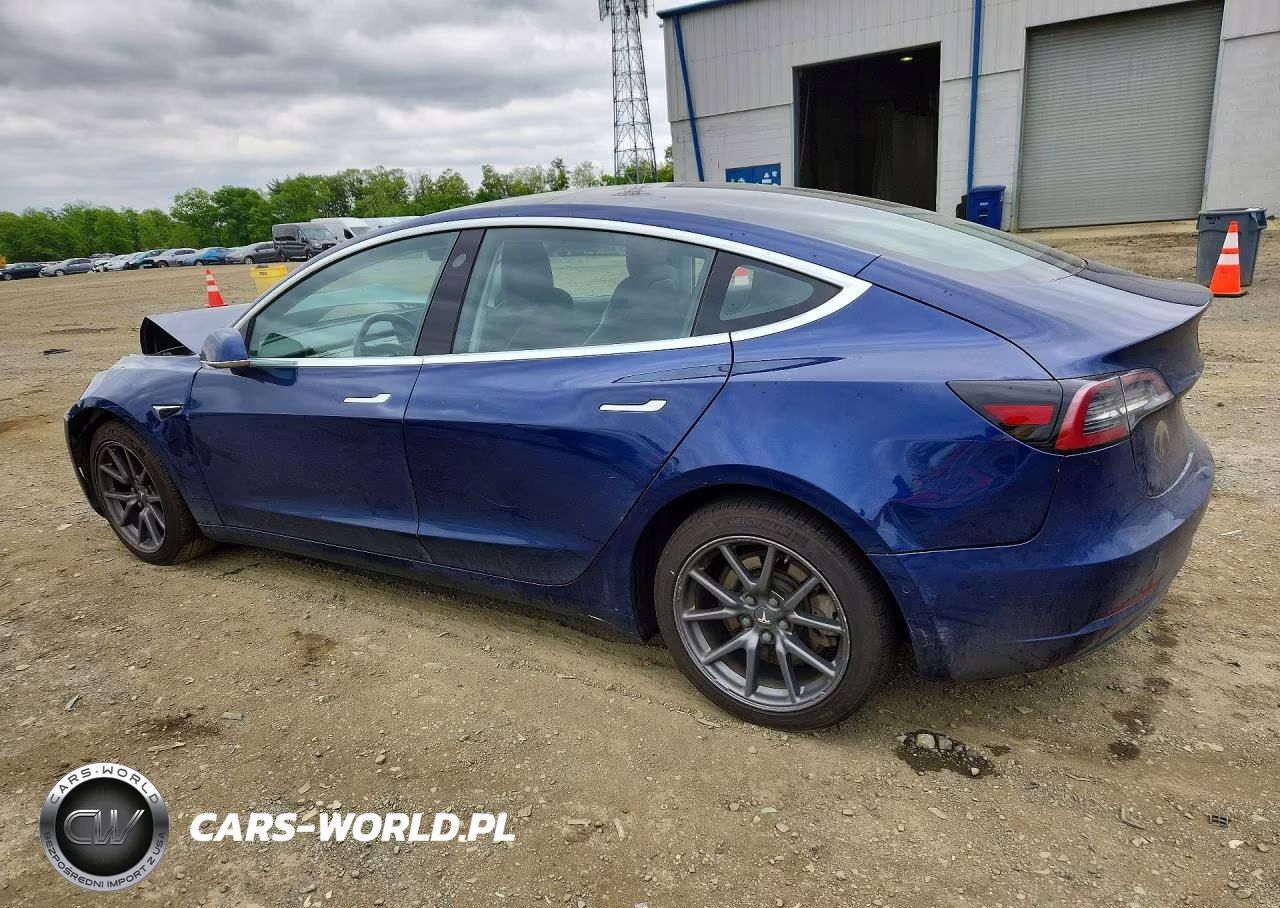 2018 Tesla Model 3 VIN:5YJ3E1EB9JF093621 - 2