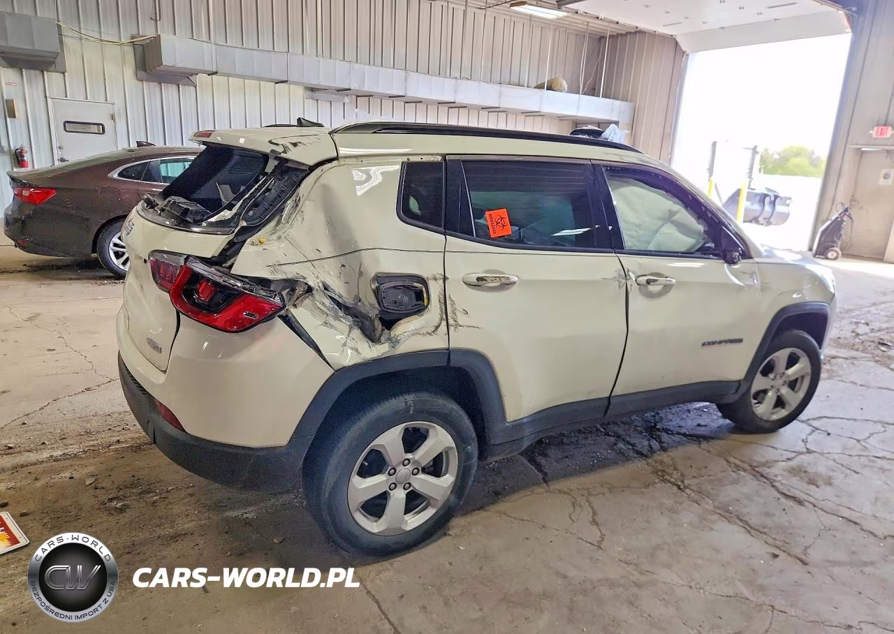 2018 Jeep Compass Latitude VIN:3C4NJDBB3JT315064 - 3