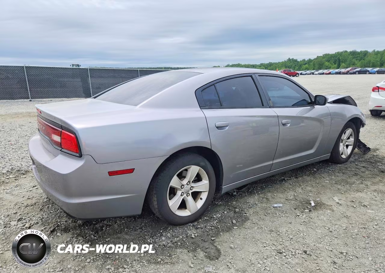 2013 Dodge Charger Se VIN:2C3CDXBG4DH663629 - 3