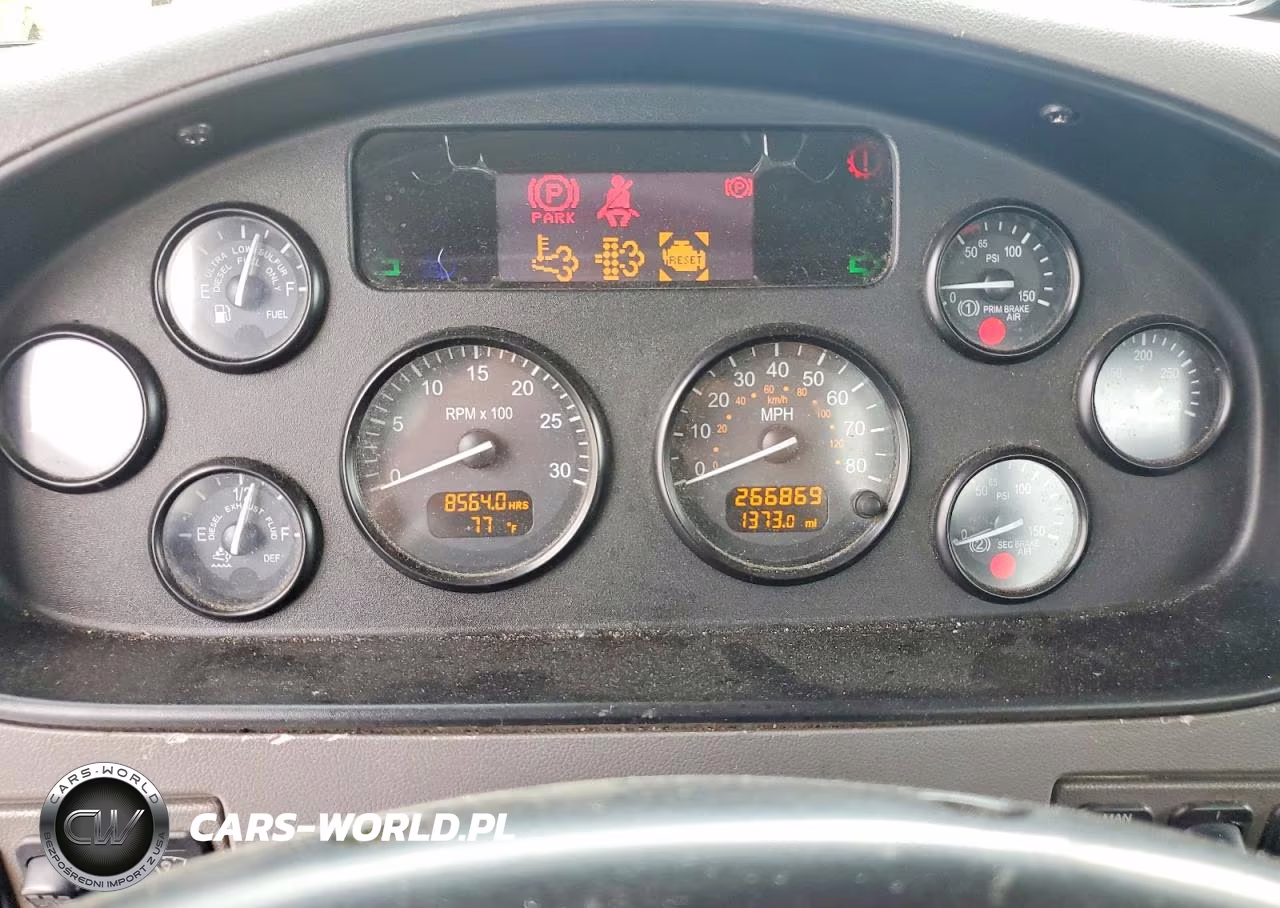 2014 Peterbilt 337 VIN:2NP2HM6X1EM242943 - 8